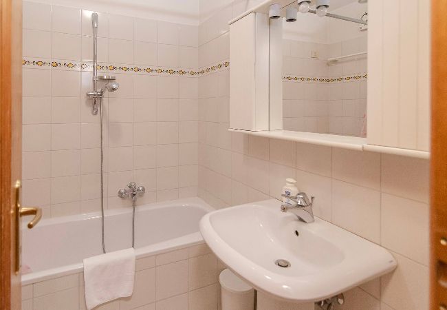 Appartamento a San Vito di Cadore - Cà Enrosadira: a due passi dal centro con WIFI  Appartamento a San Vito di Cadore - Cà Enrosadira: a due passi dal centro con WIFI