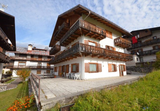 Appartamento a San Vito di Cadore - Cà Enrosadira: a due passi dal centro con WIFI  Appartamento a San Vito di Cadore - Cà Enrosadira: a due passi dal centro con WIFI