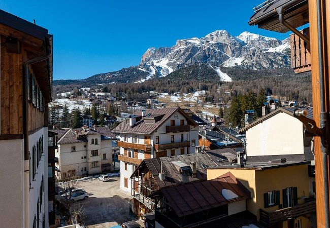 Appartamento a Cortina d´Ampezzo - Centralissimo con Wifi Appartamento a Cortina d´Ampezzo - Centralissimo con Wifi