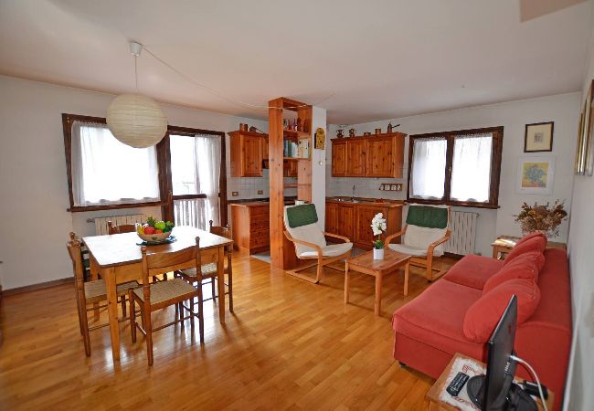 Appartamento a Borca di Cadore - Appartamento ai piedi del Pelmo - Borca di Cadore centro  Appartamento a Borca di Cadore - Appartamento ai piedi del Pelmo - Borca di Cadore centro