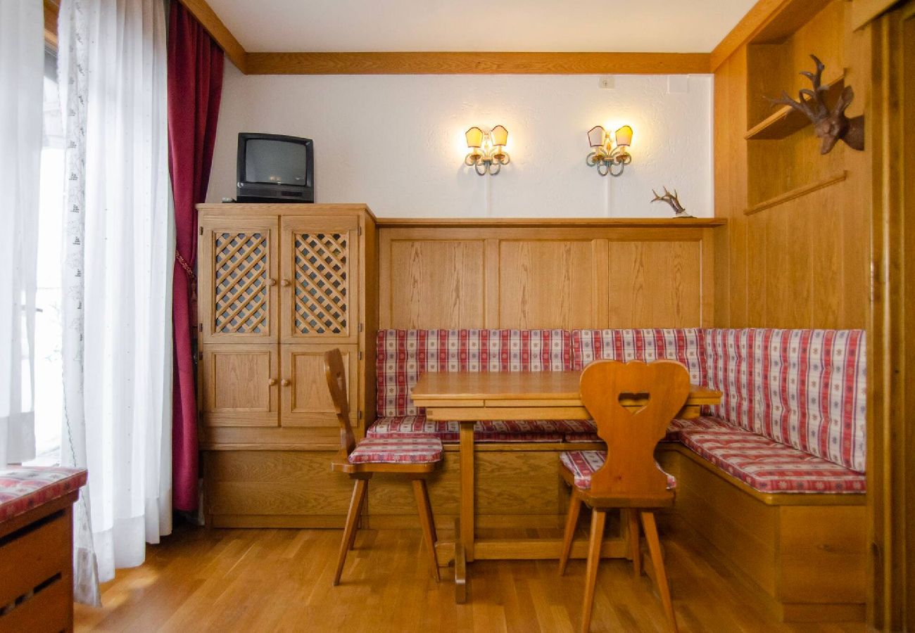 Appartamento a Cortina d´Ampezzo - Cà del Pezuò: appartamento centrale con giardino 