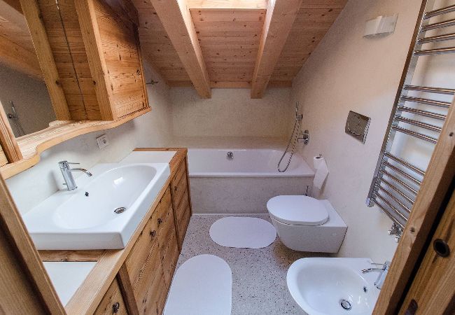 Appartamento a Cortina d´Ampezzo - Elegante appartamento con terrazza a Cortina d'Ampezzo- 5 posti letto- WIFI  Appartamento a Cortina d´Ampezzo - Elegante appartamento con terrazza a Cortina d'Ampezzo- 5 posti letto- WIFI