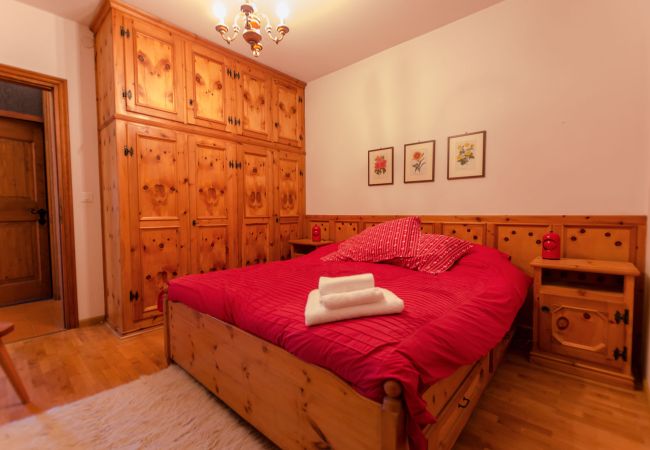 Appartamento a Cortina d´Ampezzo - Ammirando le Dolomiti: 6 posti letto e WIFI Appartamento a Cortina d´Ampezzo - Ammirando le Dolomiti: 6 posti letto e WIFI