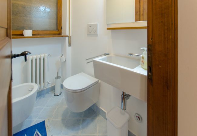 Appartamento a Cortina d´Ampezzo - Ammirando le Dolomiti: 6 posti letto e WIFI Appartamento a Cortina d´Ampezzo - Ammirando le Dolomiti: 6 posti letto e WIFI