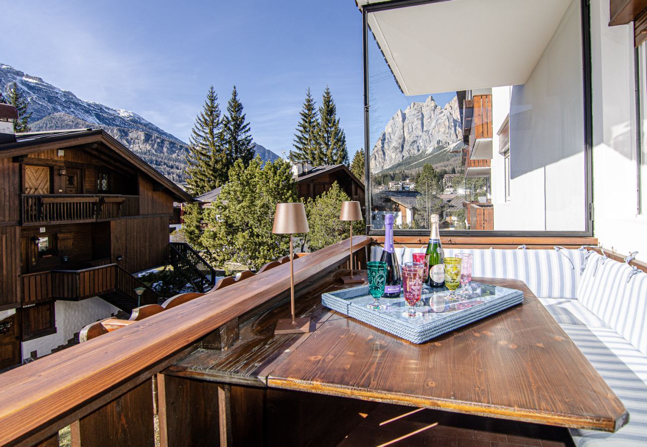 Appartamento a Cortina d´Ampezzo - Cianderies: appartamento luminoso e centrale con terrazza su tre lati