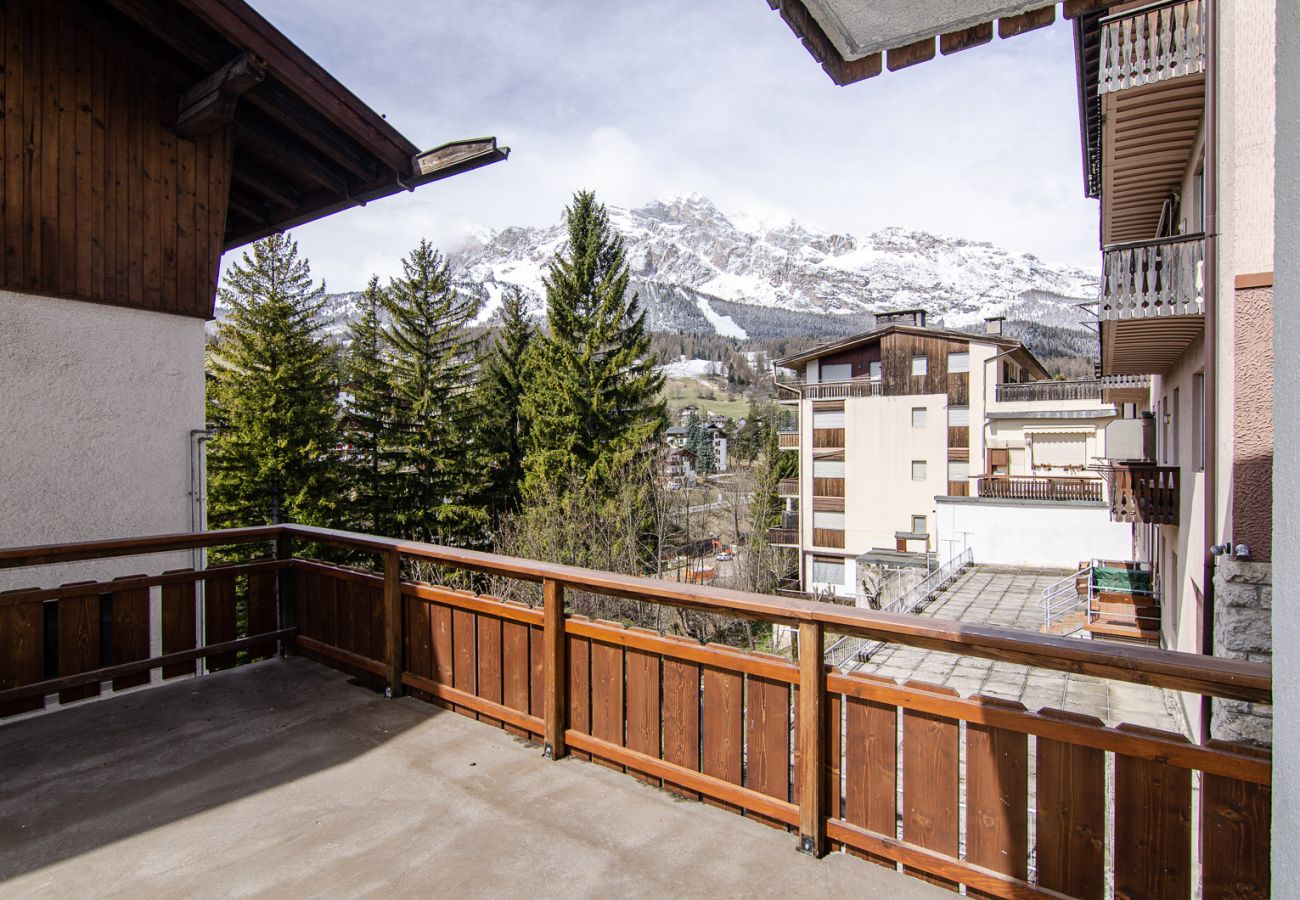 Appartamento a Cortina d´Ampezzo - Casa Gerda: Appartamento nel cuore di Cortina d'Ampezzo Appartamento a Cortina d´Ampezzo - Casa Gerda: Appartamento nel cuore di Cortina d'Ampezzo