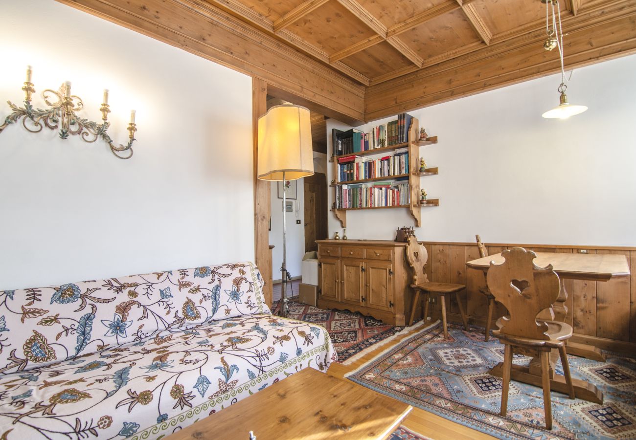 Appartamento a Cortina d´Ampezzo - Appartamento Alpino a Cortina, Comodo e Centrale