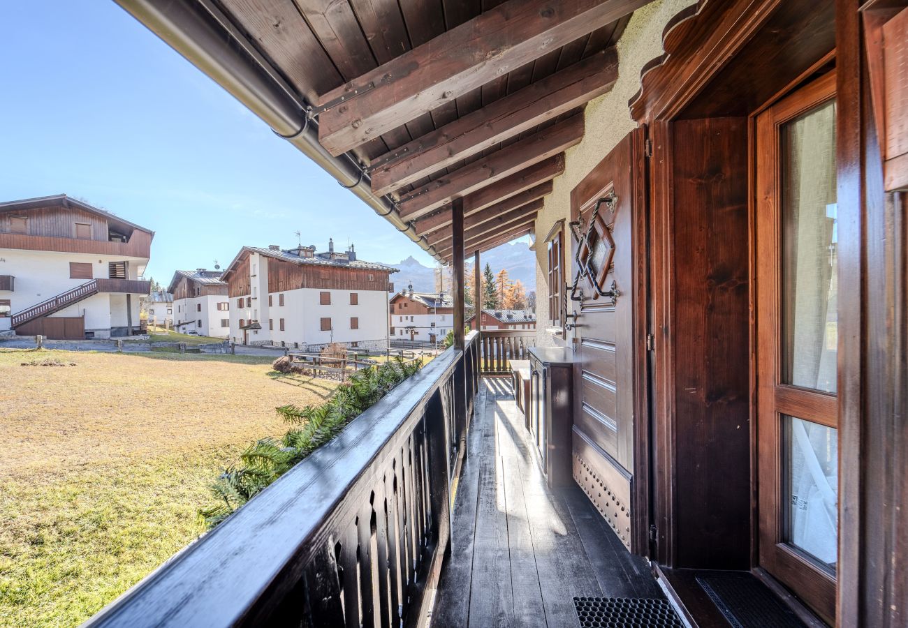 Appartamento a Cortina d´Ampezzo - Relax e panorama a Cortina: accogliente appartamento a Pecol