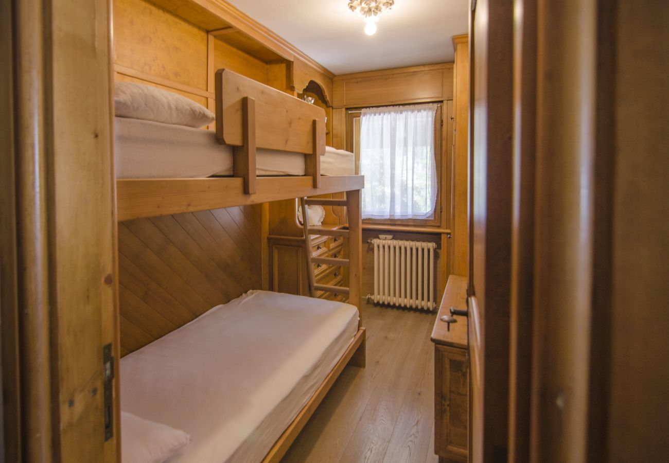 Appartamento a Cortina d´Ampezzo - Al Larice, appartamento con terrazza in zona tranquilla