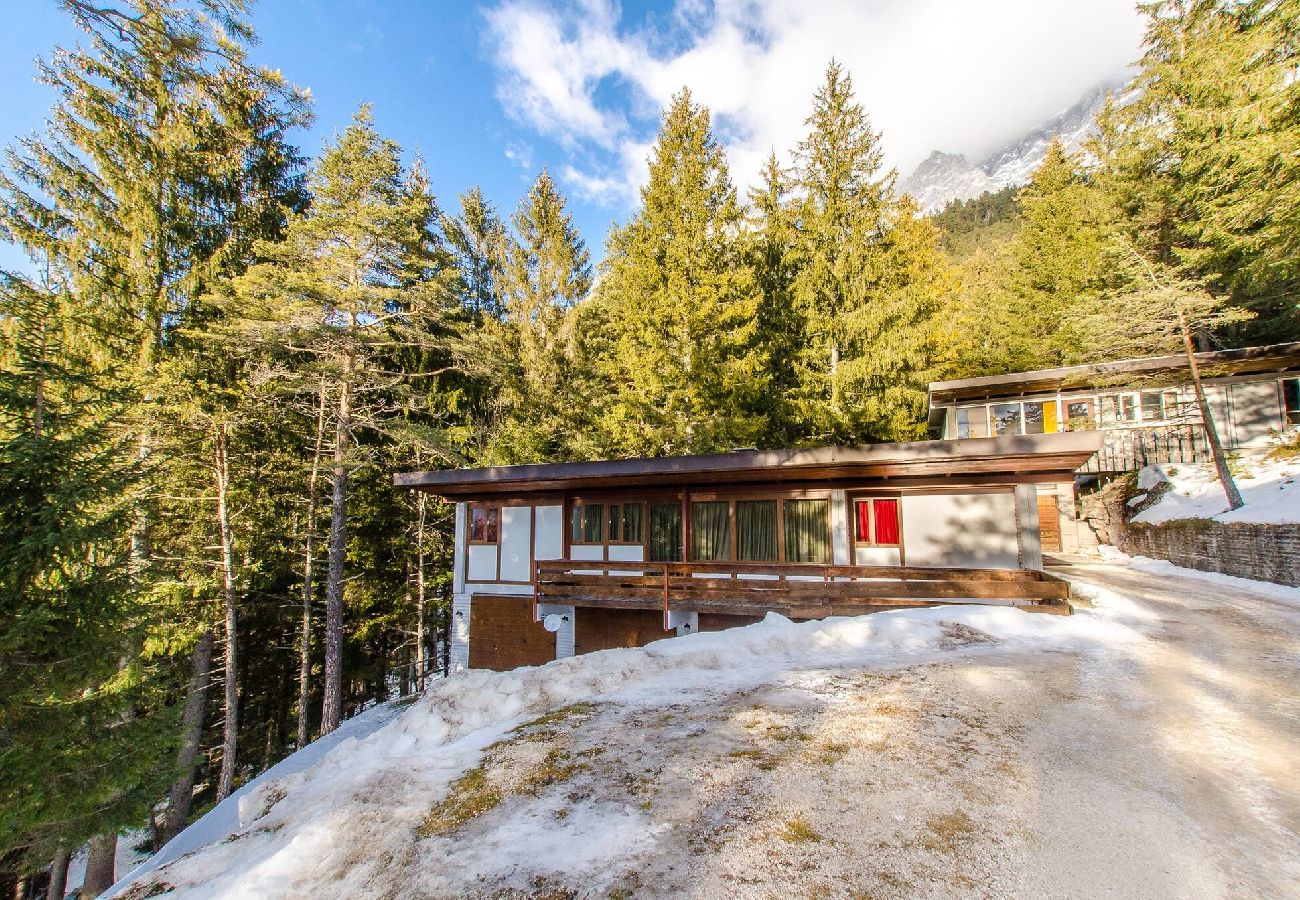 Ferienwohnung in Borca di Cadore - Chalet d'autore -  Corte delle Dolomiti - 6 posti letto 