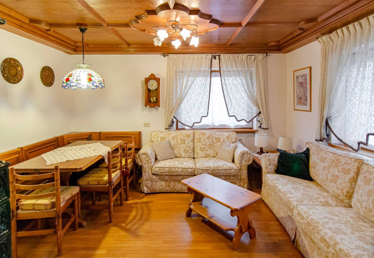 Ferienwohnung in San Vito di Cadore - Cà Enrosadira: a due passi dal centro con WIFI 