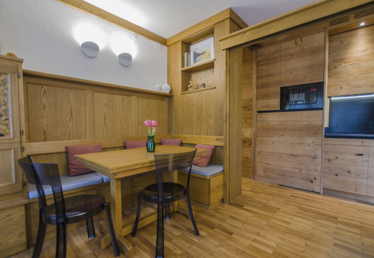 Ferienwohnung in Cortina d´Ampezzo - Comfort loft: centrale con giardino 