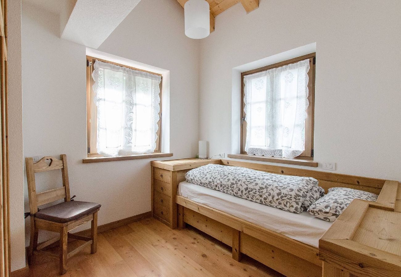 Ferienwohnung in Cortina d´Ampezzo - Elegante appartamento con terrazza a Cortina d'Ampezzo- 5 posti letto- WIFI 