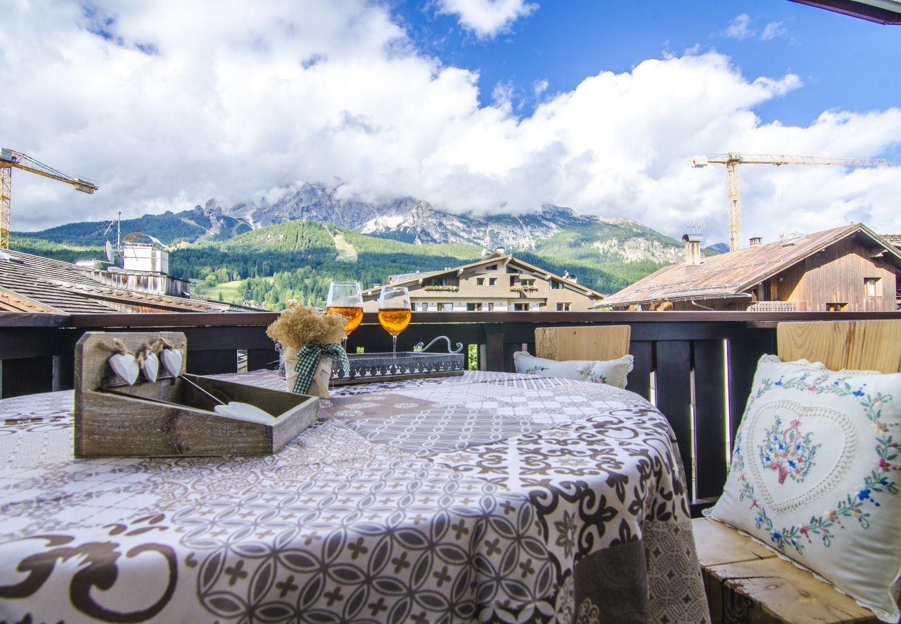 Ferienwohnung in Cortina d´Ampezzo - Delizioso appartamento con vista, wifi, in centro 
