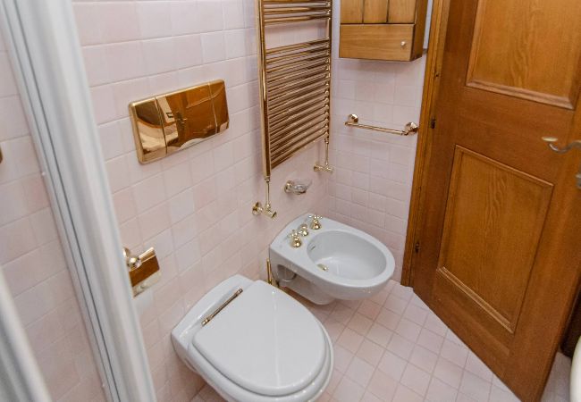 Apartment in Cortina d´Ampezzo - Comfort loft: central zone and garden. Apartment in Cortina d´Ampezzo - Comfort loft: central zone and garden.