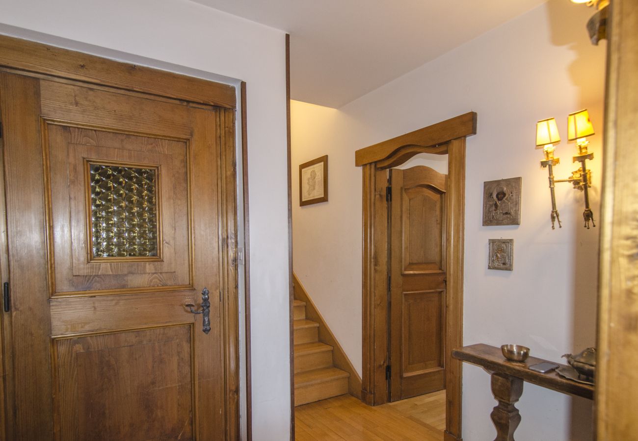 Apartment in Cortina d´Ampezzo - Ca' de Rupe: garden, wi-fi, ample spaces.