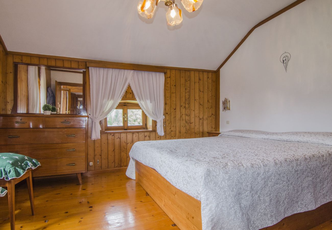 Apartment in Cortina d´Ampezzo - ALPINE HOUSE : CENTRAL WITH VIEW ON THE DOLOMITE.