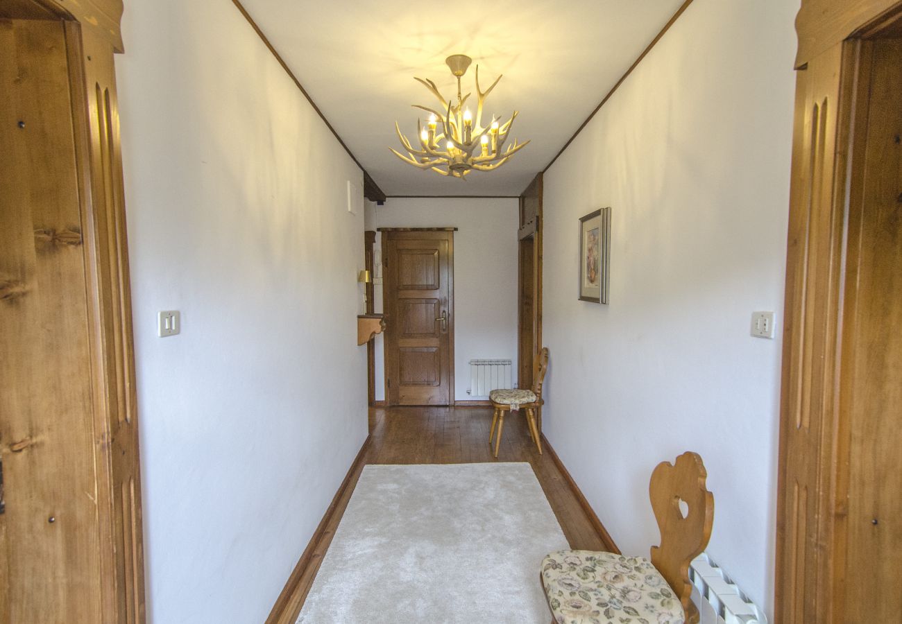 Apartment in Cortina d´Ampezzo - ALPINE HOUSE : CENTRAL WITH VIEW ON THE DOLOMITE.
