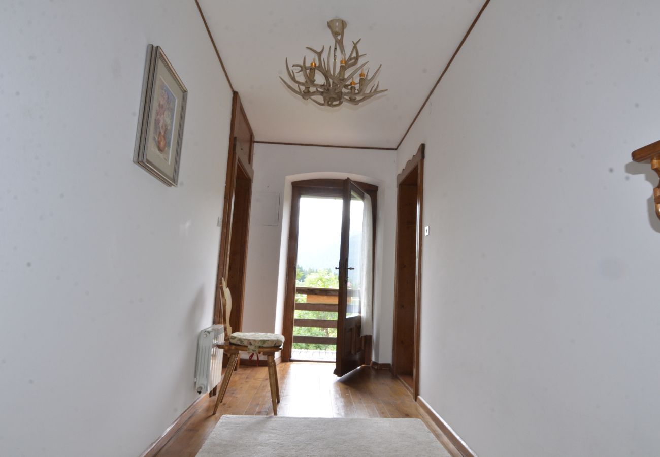 Apartment in Cortina d´Ampezzo - ALPINE HOUSE : CENTRAL WITH VIEW ON THE DOLOMITE.
