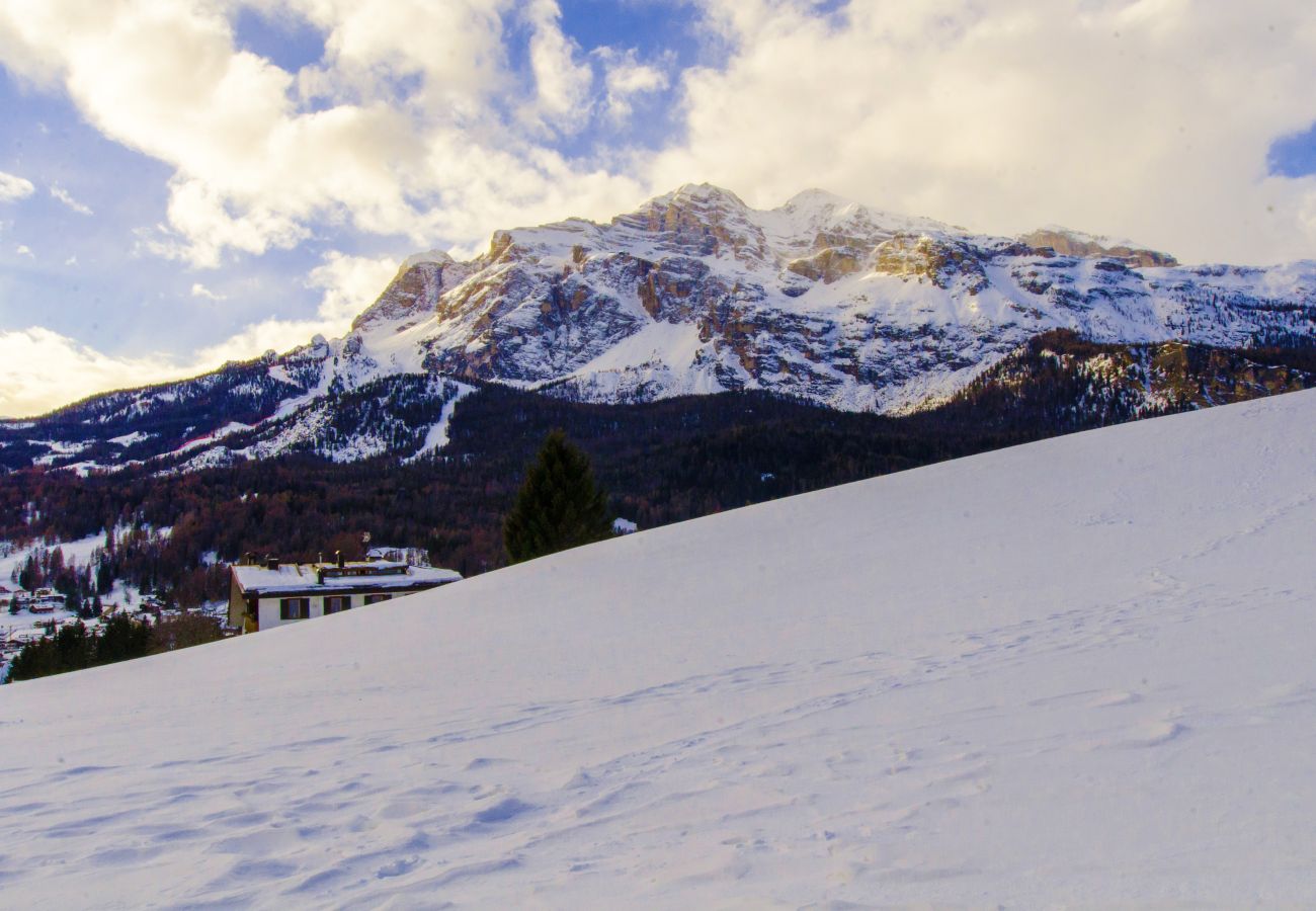 Apartment in Cortina d´Ampezzo - Romantic studio apartment among the peaks of Cortina