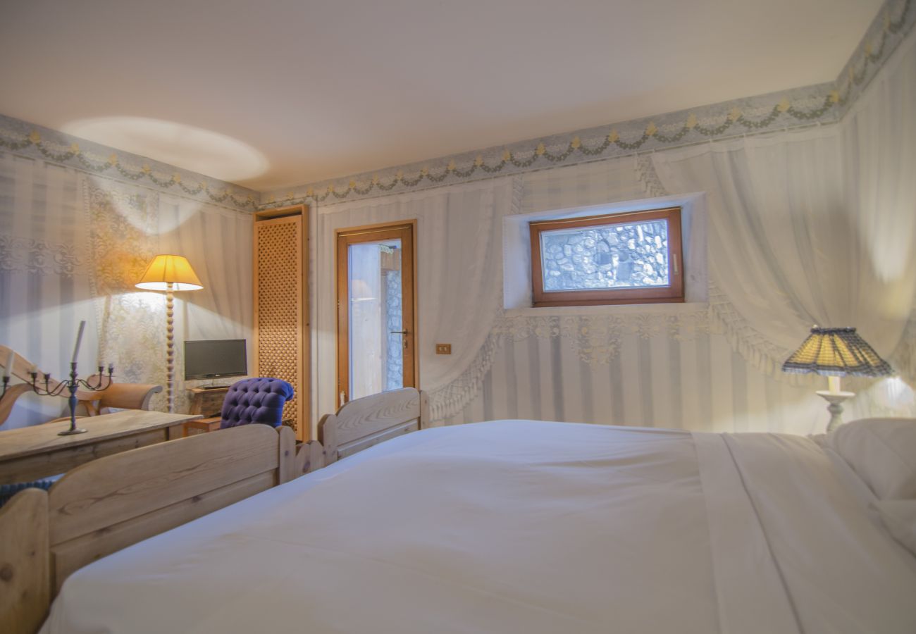 Apartment in Cortina d´Ampezzo - Romantic studio apartment among the peaks of Cortina