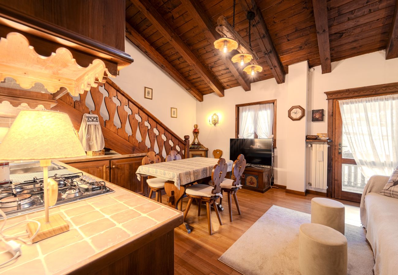 Apartment in Cortina d´Ampezzo - Relax and scenic views in Cortina: a cozy apartment in Pecol