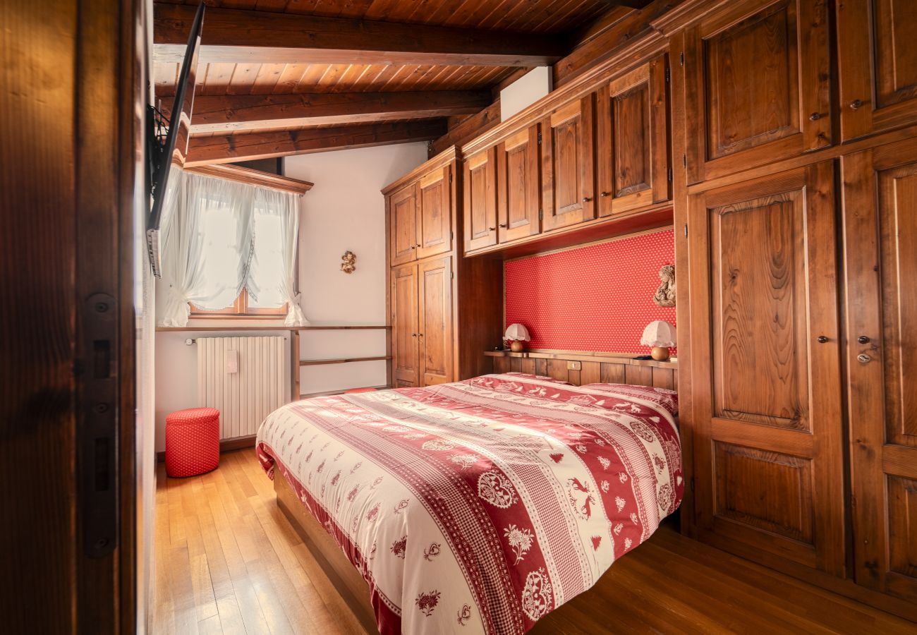Apartment in Cortina d´Ampezzo - Relax and scenic views in Cortina: a cozy apartment in Pecol