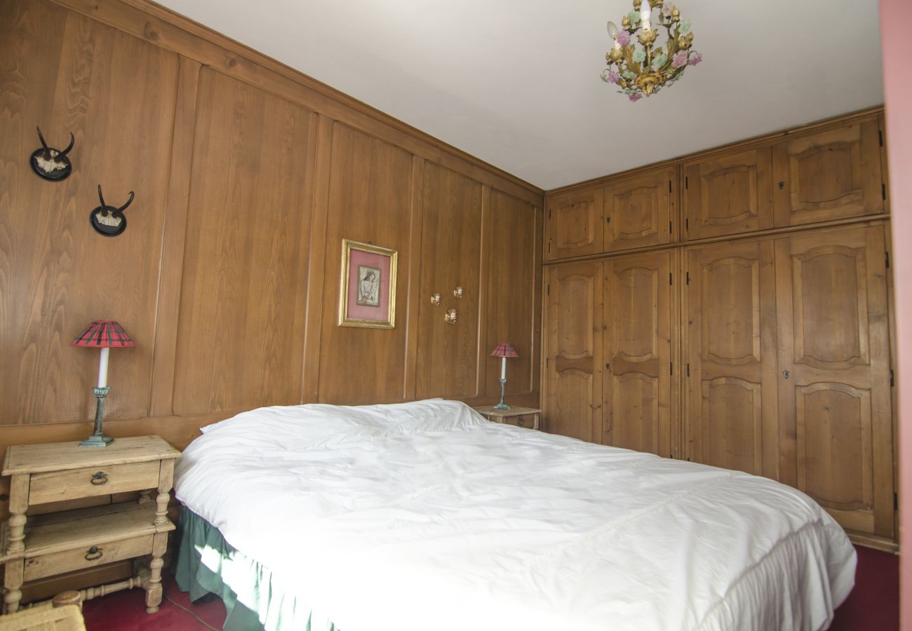 Apartment in Cortina d´Ampezzo - Al Larice, apartment with terrace in a quiet neighborhood